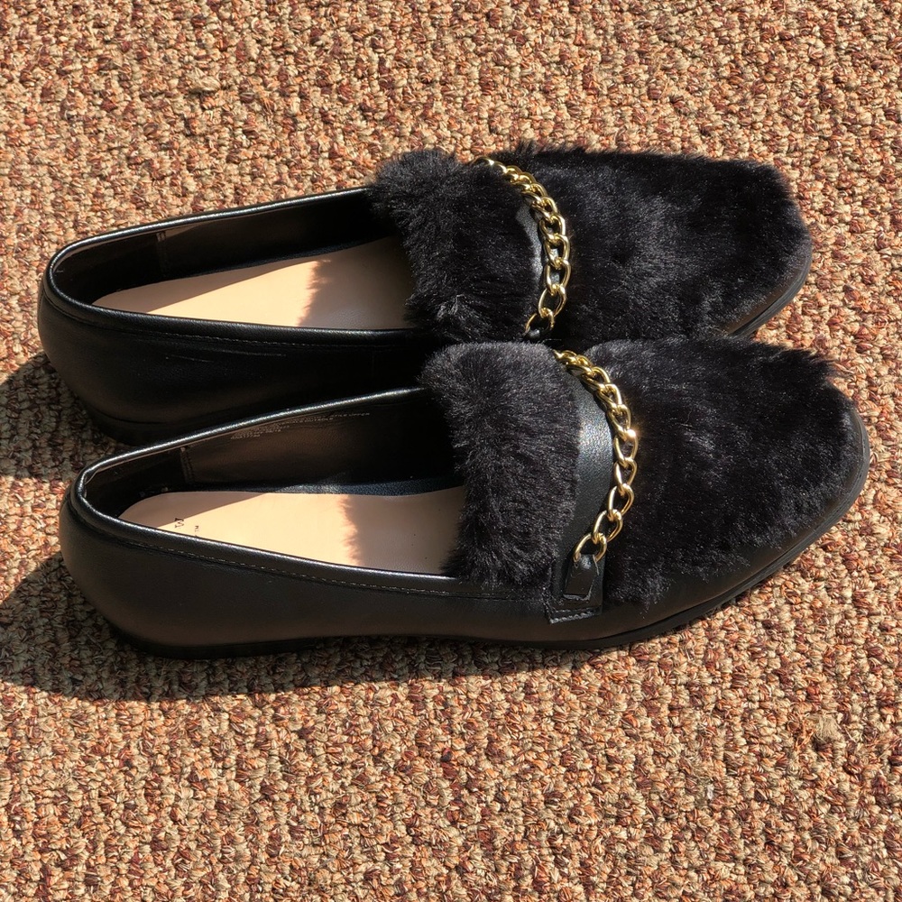 Black slip on flat loafer with gold chain